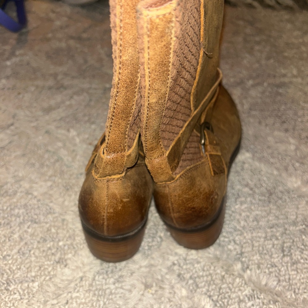 UGG Women's Tan Leather Boots - Picture 3 of 5
